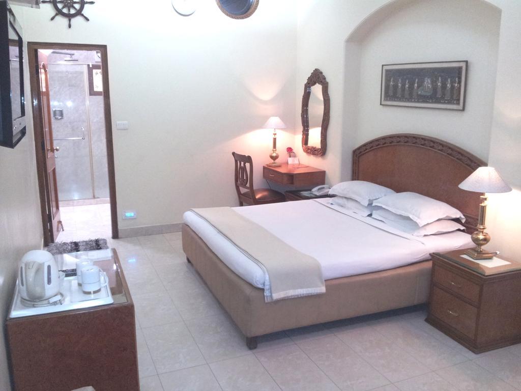 Bajaj Indian Home Stay Нью-Дели Номер фото