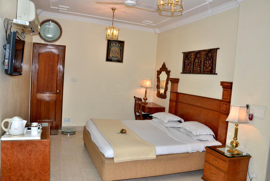 Bajaj Indian Home Stay Нью-Дели Номер фото