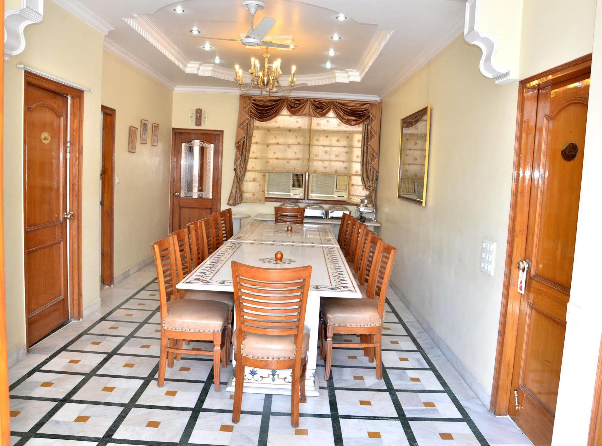 Bajaj Indian Home Stay Нью-Дели Экстерьер фото