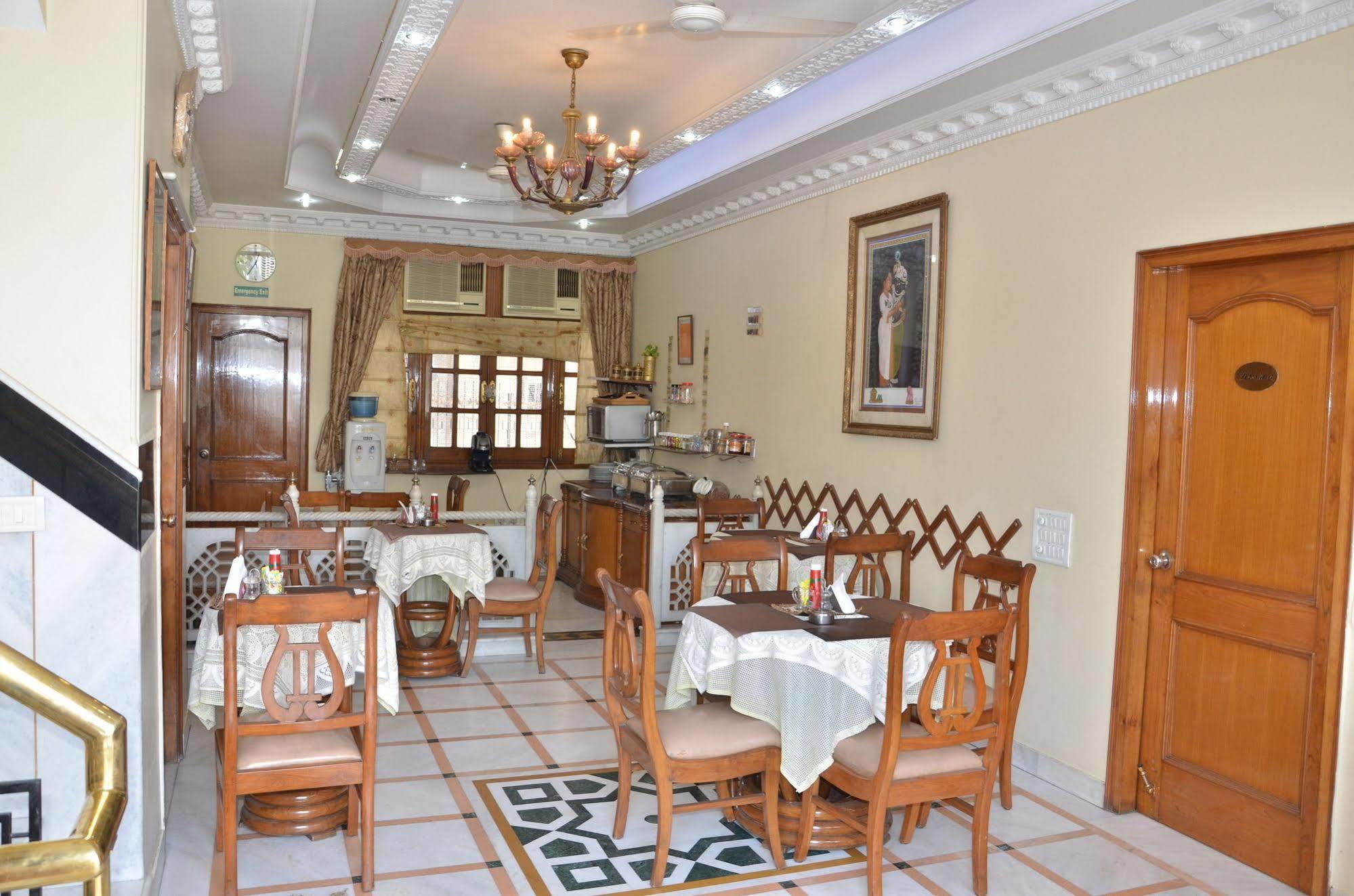 Bajaj Indian Home Stay Нью-Дели Экстерьер фото